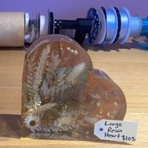 Bloom’n Rust and Relic’s Large Heart Resin and dried flowers